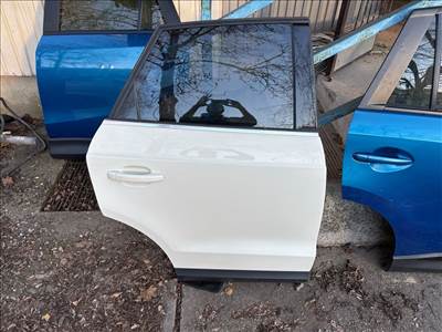 AUDI Q3 8U Jobb hátsó Ajtó (Részeivel) 015301