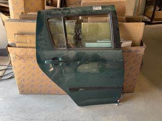 Suzuki Swift III SUZUKI SWIFT III Jobb hátsó Ajtó (Részeivel)