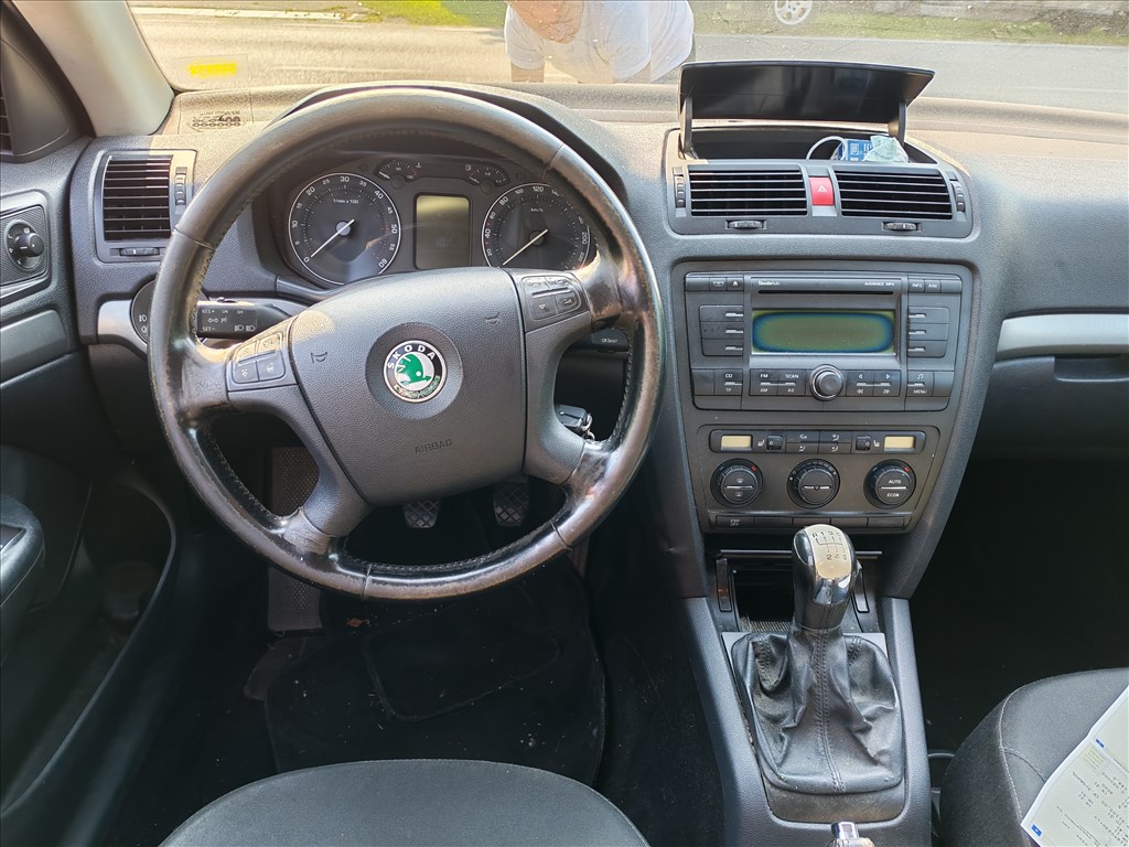 Skoda Octavia II 2.0 TDI motor BKD kóddal, 285116km-el eladó bkd20tdi skoda9901 7. kép