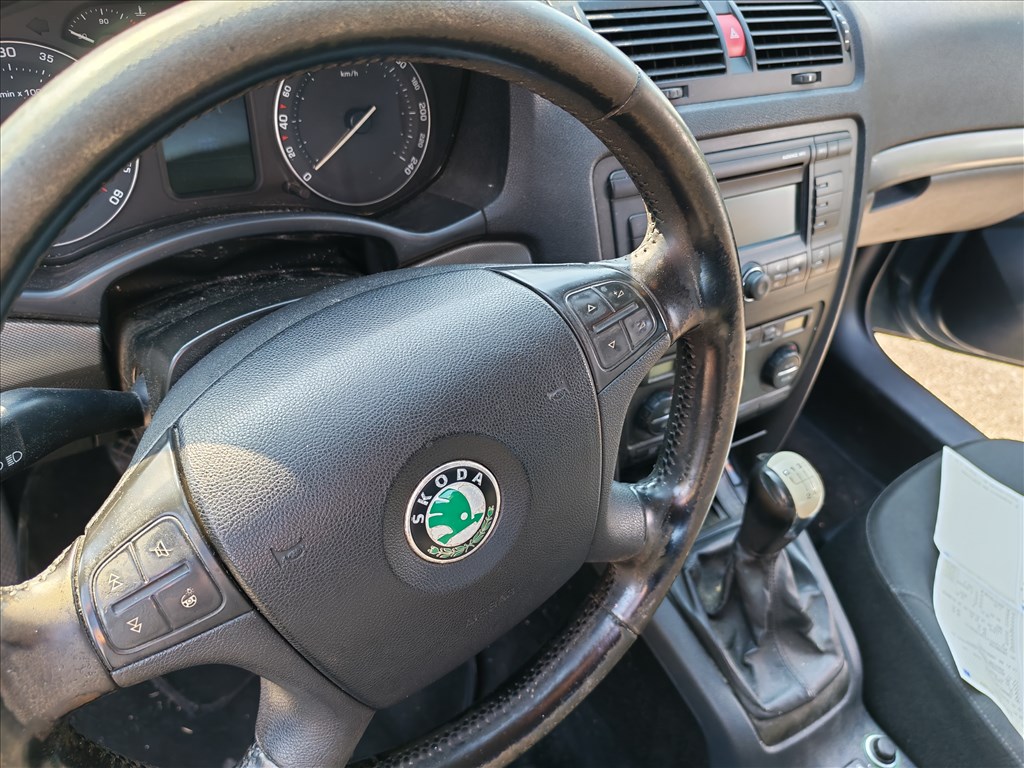 Skoda Octavia II 2.0 TDI motor BKD kóddal, 285116km-el eladó bkd20tdi skoda9901 8. kép