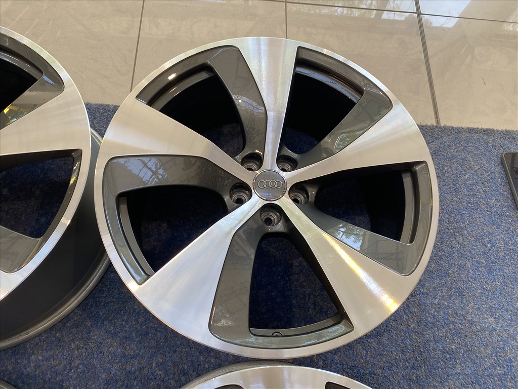 (3737)  Audi 21 gyári alufelni felni, 5x112, Q7 7. kép