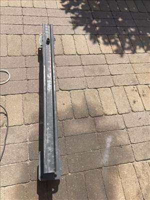 Peugeot 5008 első lökhárító merevítő