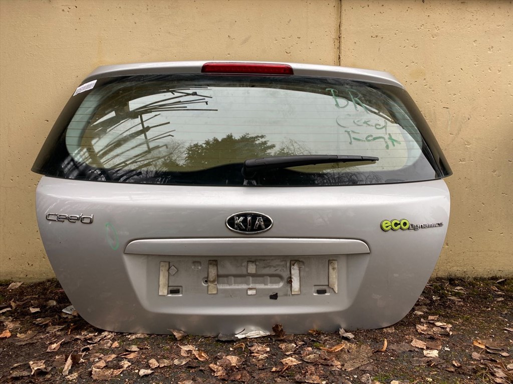 KIA CEED Ferdehátú ED Csomagtérajtó (Részeivel) 2. kép