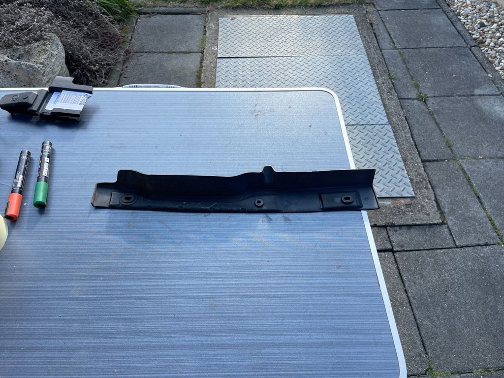 MAZDA 6 Kombi GJ, GH Jobb Sárvédő Csavar Burkolat 1. kép