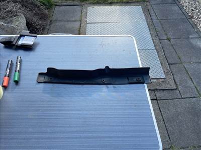 MAZDA 6 Kombi GJ, GH Jobb Sárvédő Csavar Burkolat