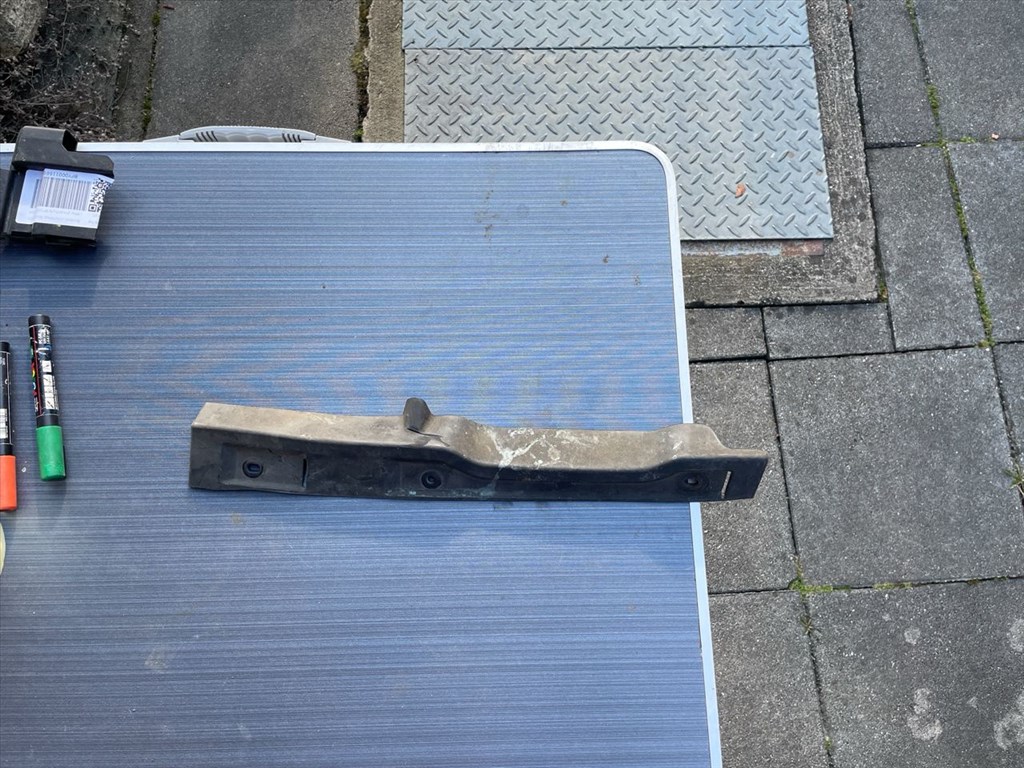 MAZDA 6 Kombi GJ, GH Jobb Sárvédő Csavar Burkolat 2. kép