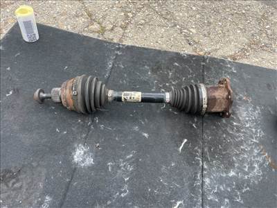 AUDI A4 8K2, B8 Bal Féltengely 016663