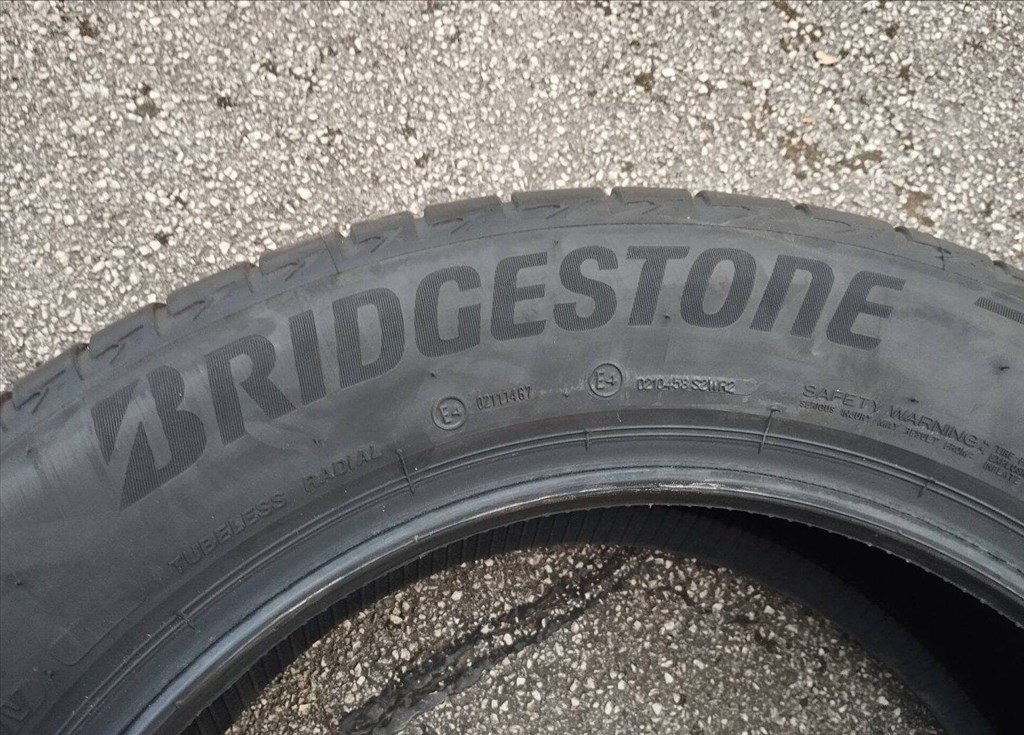 Új 235/55 18 Bridgestone nyári gumi r18 " dot22 5. kép