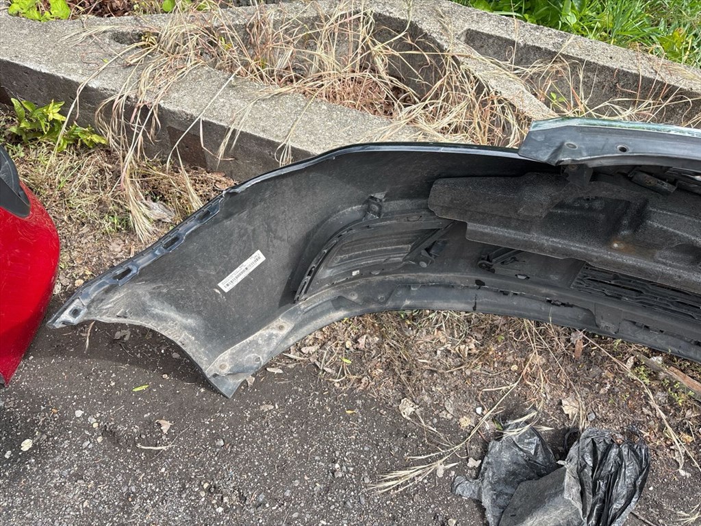 KIA CEED Ferdehátú ED Első Lökhárító (Részeivel) 6. kép