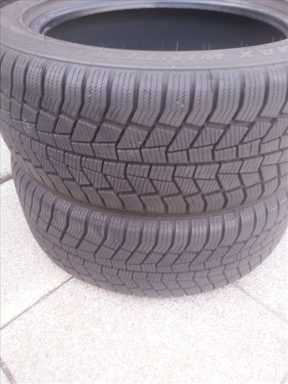  215/50R17 XL General újszerű téli gumi 2 db 1. kép