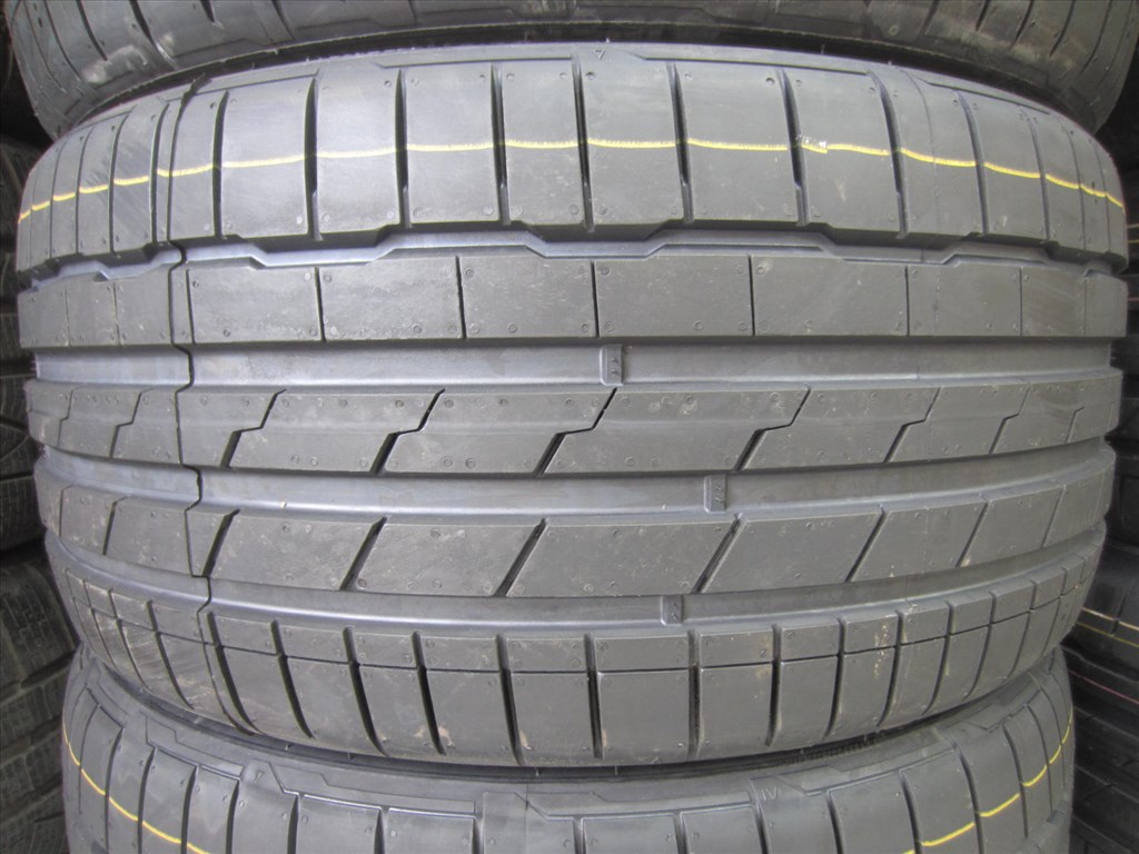  235/35 R19 HANKOOK S1 EVO3 91Y 2. kép