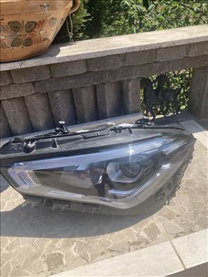 Mercedes W118 CLA bal Led fényszóró (A1189062500)