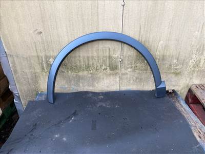 AUDI Q3 8U Bal első Sárvédő Szélesítő 015673