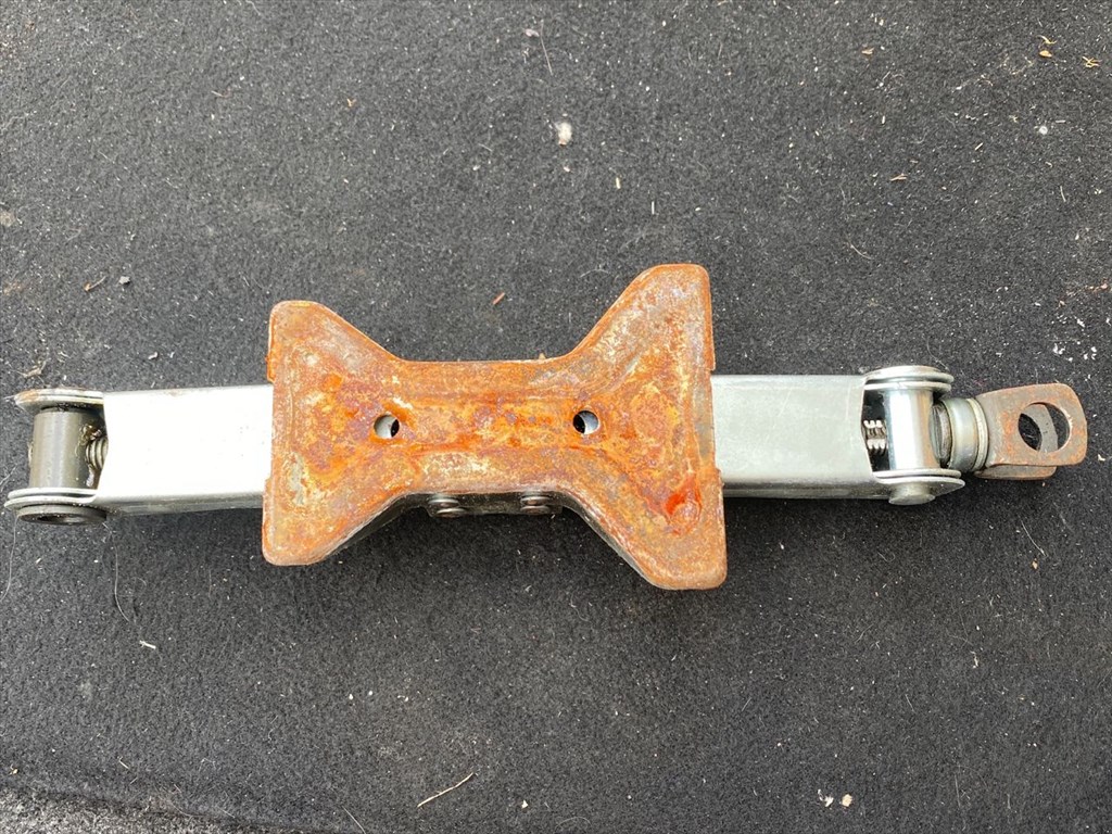 SUZUKI SPLASH  Emelő 007508 3. kép