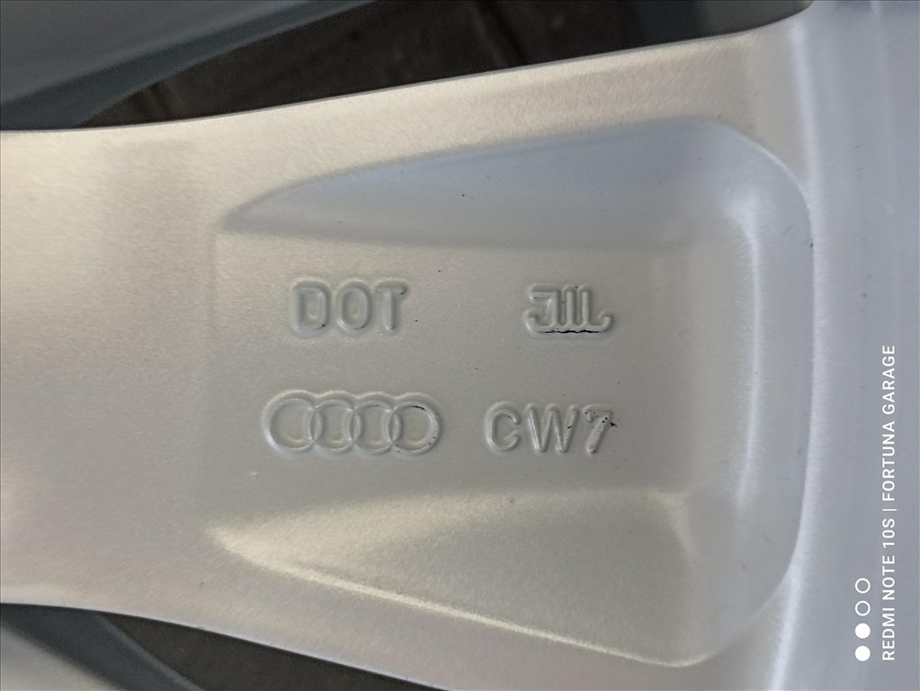 5x112 19" Audi Q3 (83A) újszerű alufelni garnitúra 8. kép