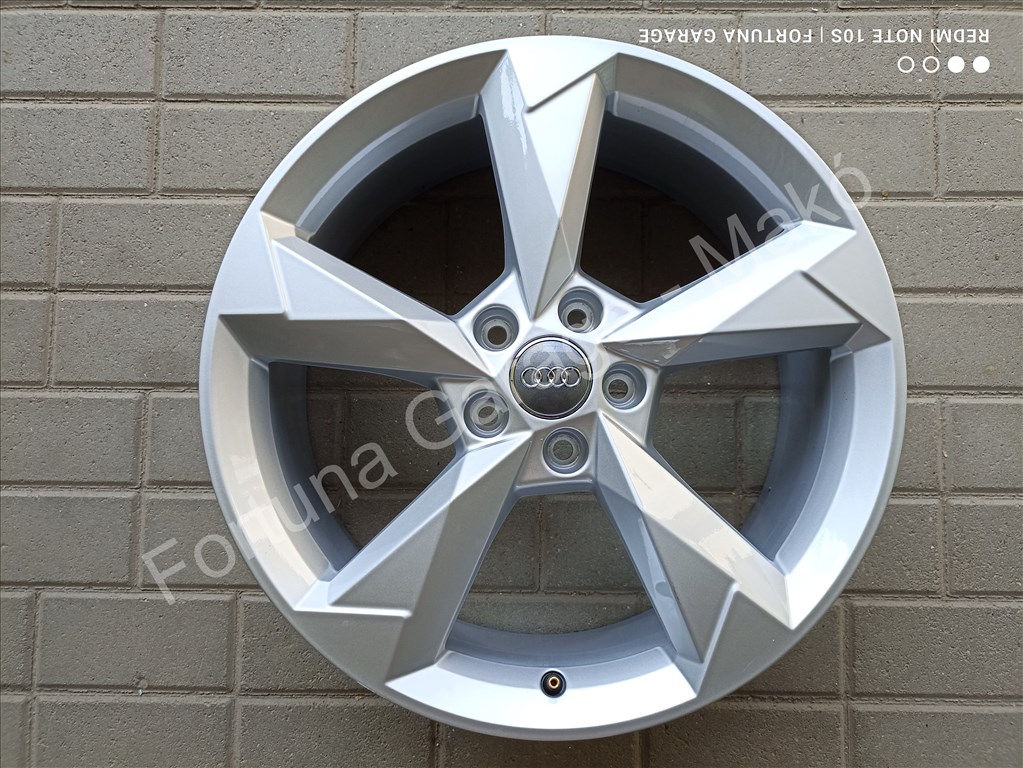 5x112 19" Audi Q3 (83A) újszerű alufelni garnitúra 4. kép