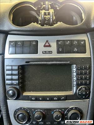 Mercedes CLK-osztály W209 fejegység 