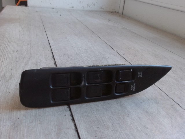 SUZUKI SWIFT 96-05 Bal első ablakemelő kapcsoló 1. kép