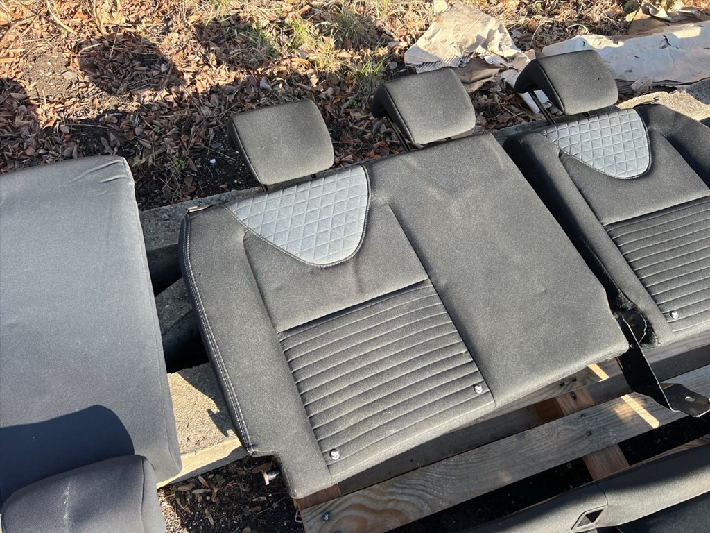 RENAULT CLIO IV  Hátsó Ülés Szett 3. kép