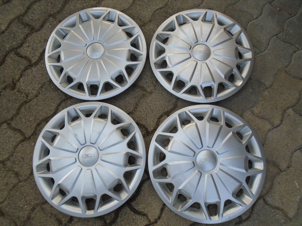 Ford 16" gyári dísztárcsa garnitúra eladó 1. kép