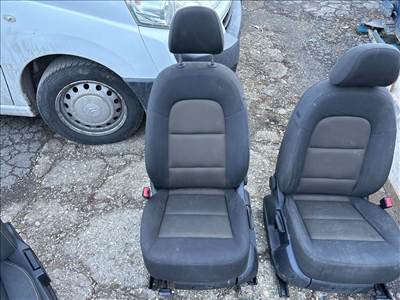 AUDI Q3 8U Bal első Ülés 016199