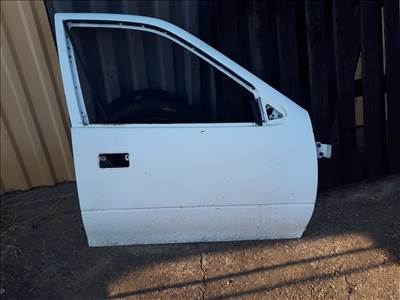 Suzuki Swift III 1995 fehér 5 ajtós jobb első üres ajtó 