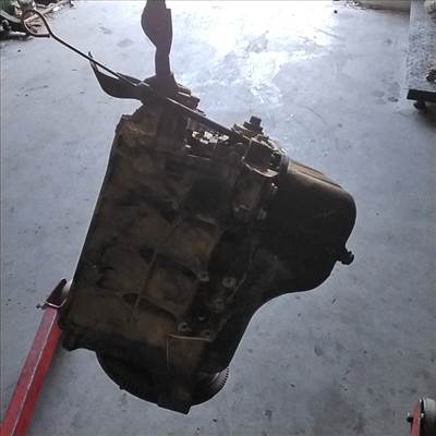 SUZUKI SWIFT 96-05 Motor. benzin fűzött blokk hengerfej nélkül