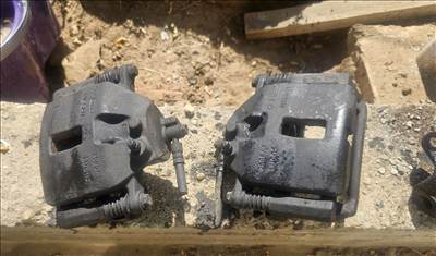 Nissan Primera III Féknyereg első 