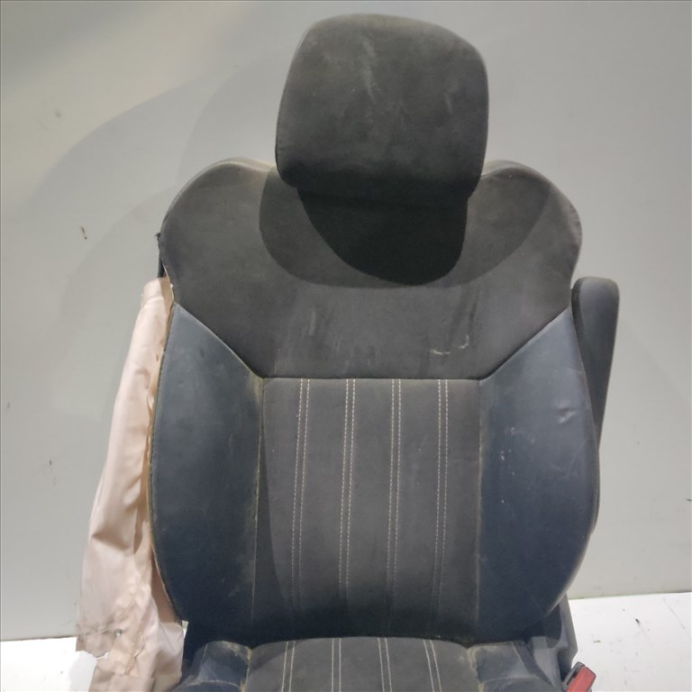 203906 Lancia Voyager 2011-2015  jobb első ülés, a képen látható állapotban 2. kép