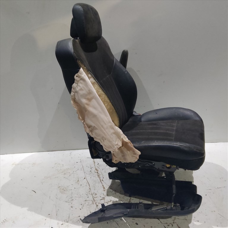 203906 Lancia Voyager 2011-2015  jobb első ülés, a képen látható állapotban 5. kép