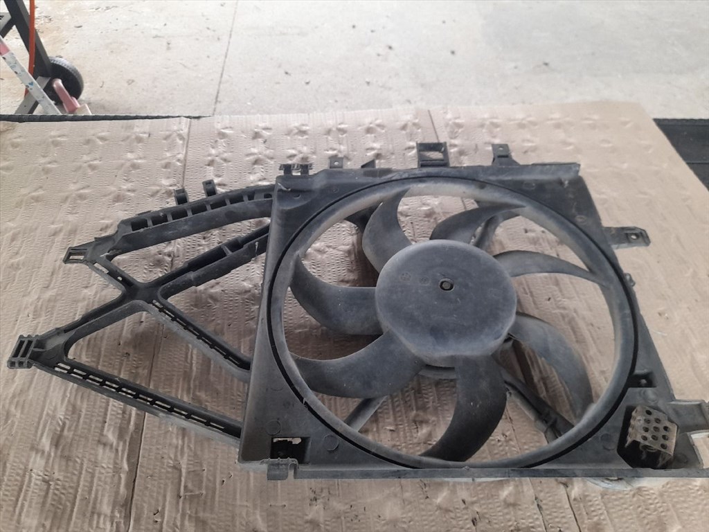 Opel Corsa C 1.3 CDTI Hűtőventilátor 2650 ,  13123733 2. kép
