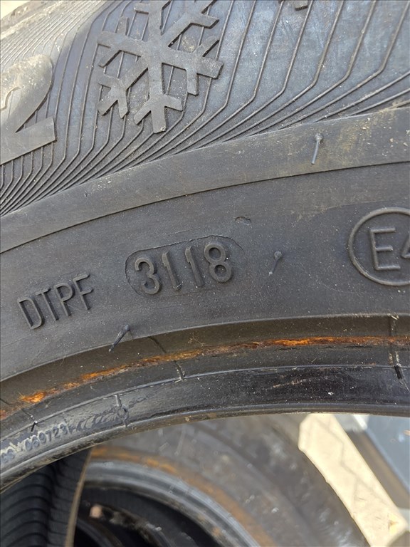  215/6017" újszerű Semperit master-grip 2 téli gumi 4. kép