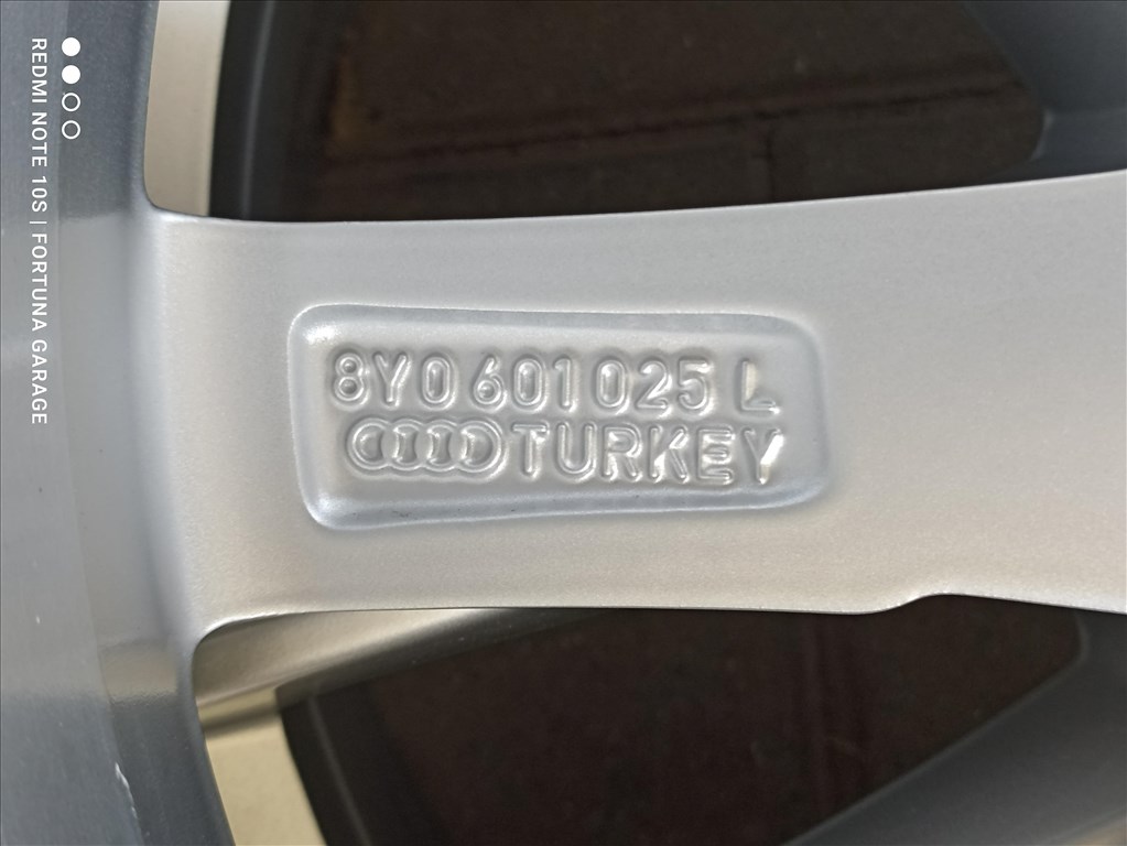 5x112 17" Audi A3 (8Y0) újszerű alufelni garnitúra 8. kép