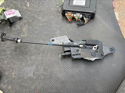 KIA SPORTAGE QL, QLE Központizár Motor Tankajtó