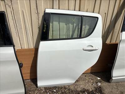 SUZUKI SWIFT IV FZ, NZ Bal hátsó Ajtó (Részeivel) 016500