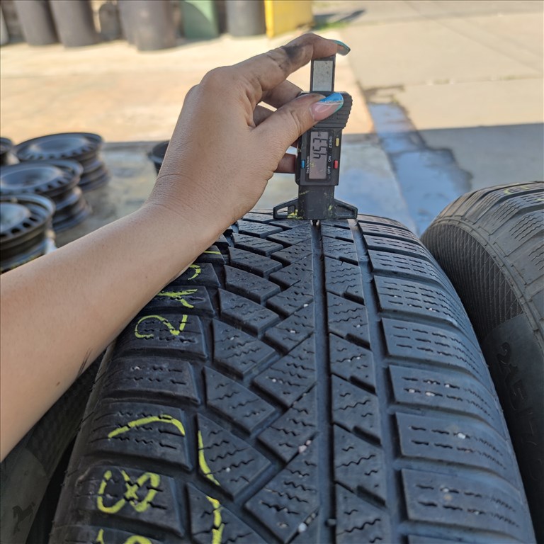  215/70 R16 Continental téli gumi 5000ft a 2db/158/ 1. kép