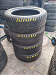245/4518" újszerű Goodyear Ultragrip Performance 8 téli gumi 4db