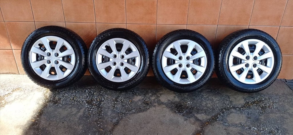 KIA CEED 15" LEMEZFELNI 4X100 TÉLI 185/65R15 GUMIVAL OLCSÒN!!! 1. kép