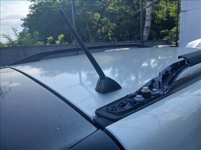 Lexus RX 400h tető antenna 