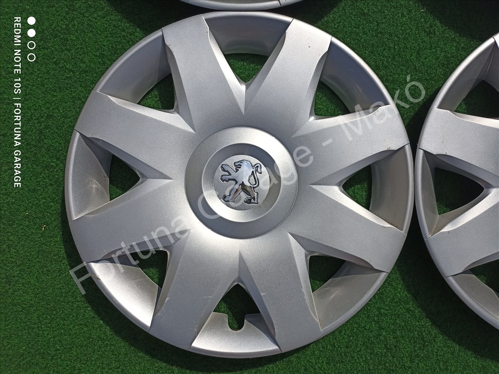 16" Peugeot használt dísztárcsa (96) 2. kép