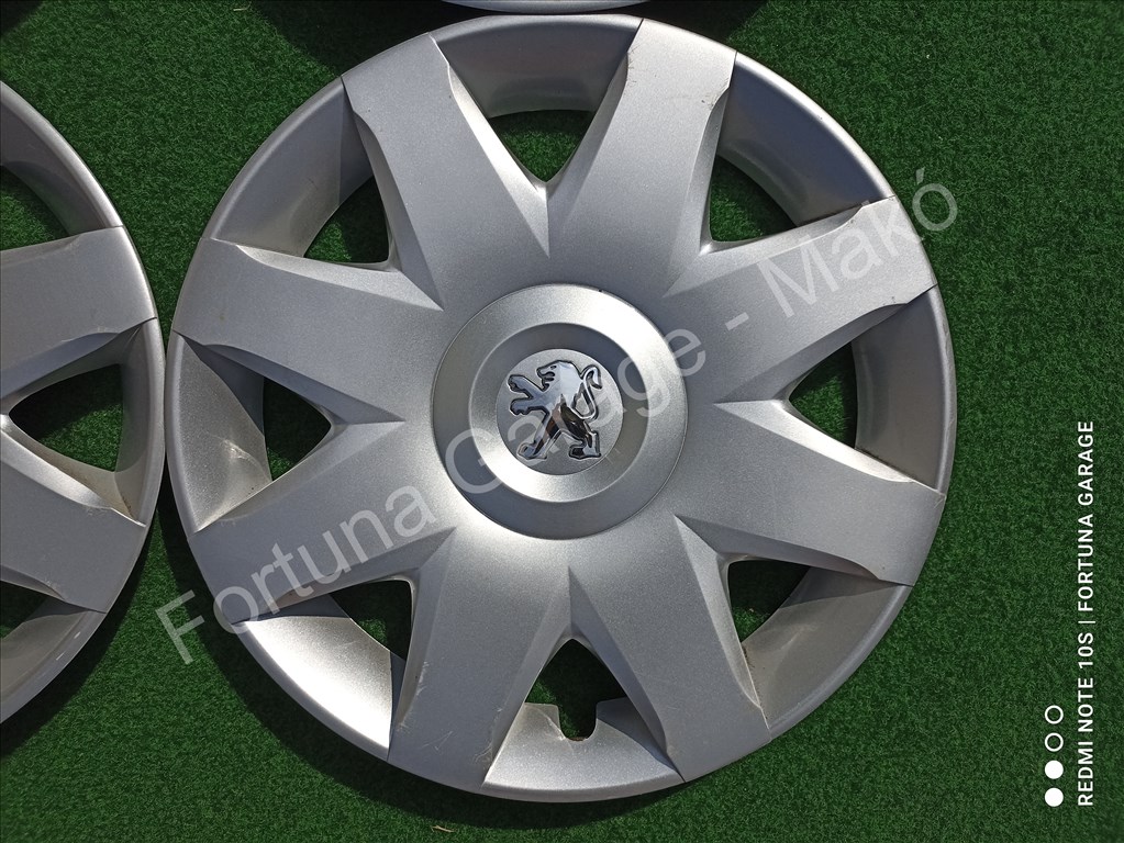 16" Peugeot használt dísztárcsa (96) 3. kép