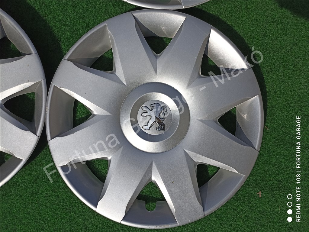 16" Peugeot használt dísztárcsa (96) 5. kép