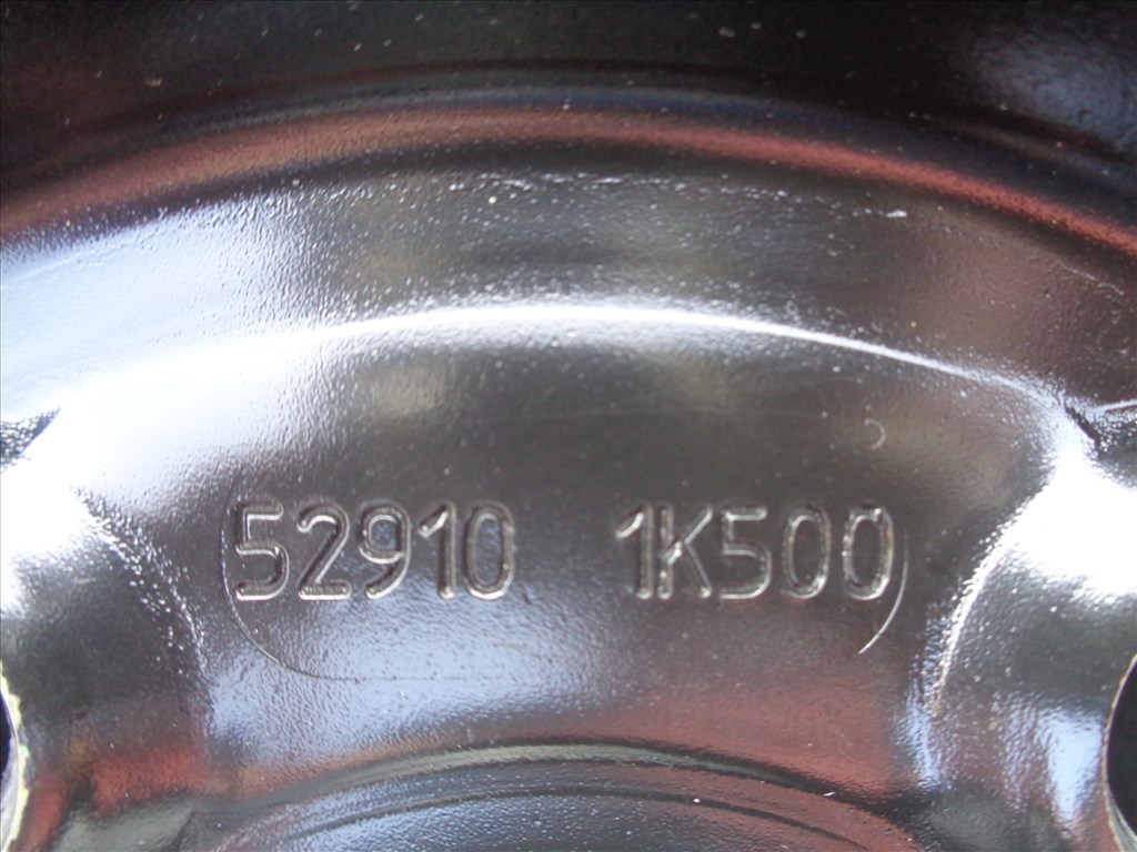 Hyundai lemezfelni 15-ös, 5×114.3-as osztó szenzorral, mint az új eladó.  7. kép