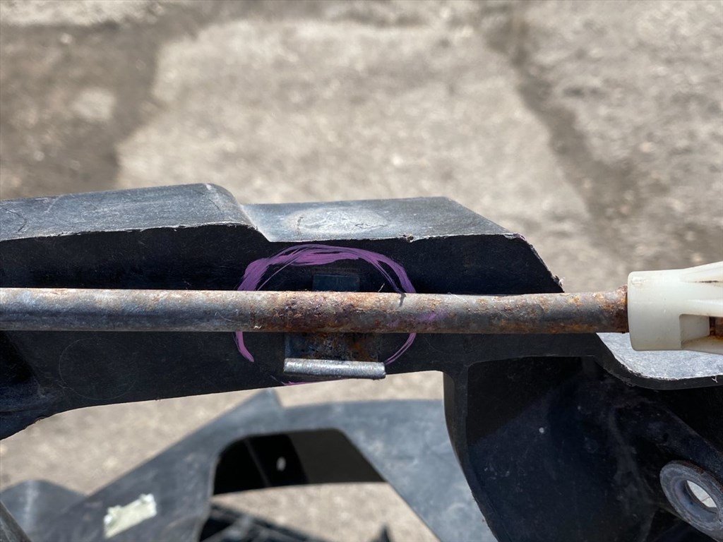 MITSUBISHI COLT VI Z3_A, Z2_A Bal Fényszóró Tartó 3. kép