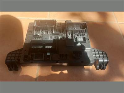 Opel Astra J, Opel Zafira C Biztosítéktábla WU 13449199