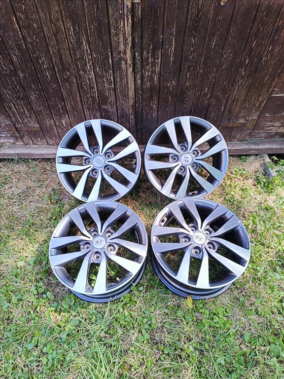  5x114.3 lyukosztású 6,5J Hyundai / Kia 16" újszerű (gyári felni) alufelni, szenzorok 1. kép