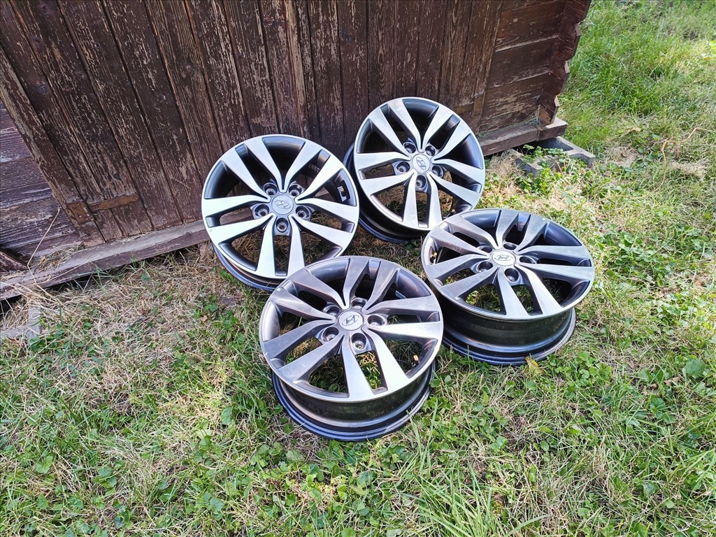  5x114.3 lyukosztású 6,5J Hyundai / Kia 16" újszerű (gyári felni) alufelni, szenzorok 2. kép