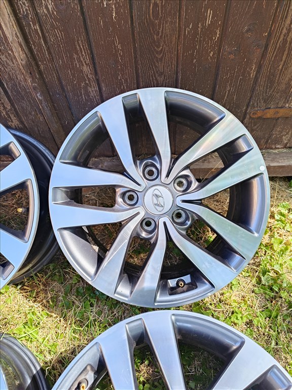  5x114.3 lyukosztású 6,5J Hyundai / Kia 16" újszerű (gyári felni) alufelni, szenzorok 6. kép