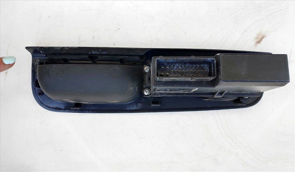 VW Ablakemelő Kapcsoló (3 B1 867 171D) 1996 (sérül 3b1867171d 2. kép