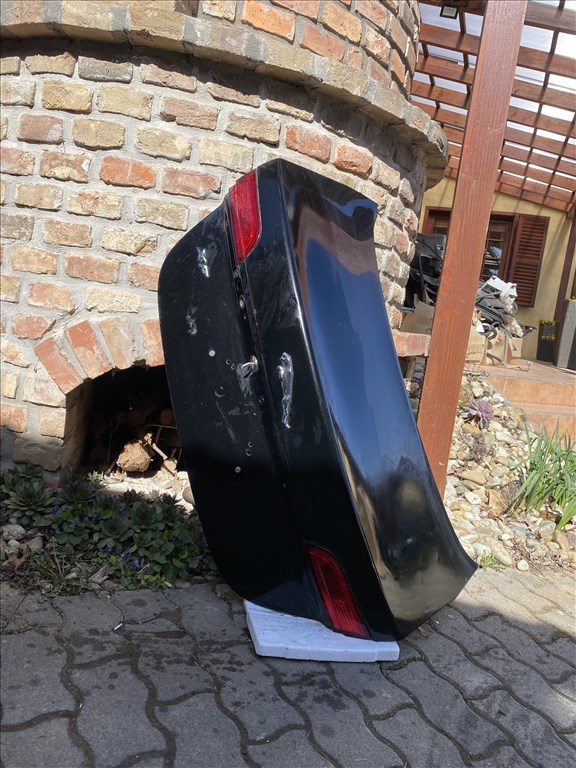 Jaguar XF (X250) csomagtérajtó  1. kép